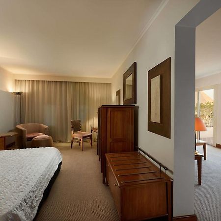 Le Meridien Pyramids Hotel & Spa Giza Exterior foto